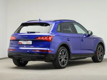 AUDI Q5 S line competition 40 TDI AHK  Air  HUD  Pano
