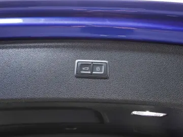 AUDI Q5 S line competition 40 TDI AHK  Air  HUD  Pano