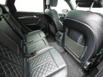 AUDI Q5 S line competition 40 TDI AHK  Air  HUD  Pano