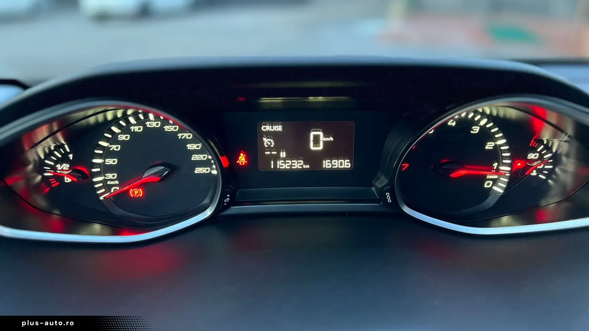 PEUGEOT 3008 BENZINA