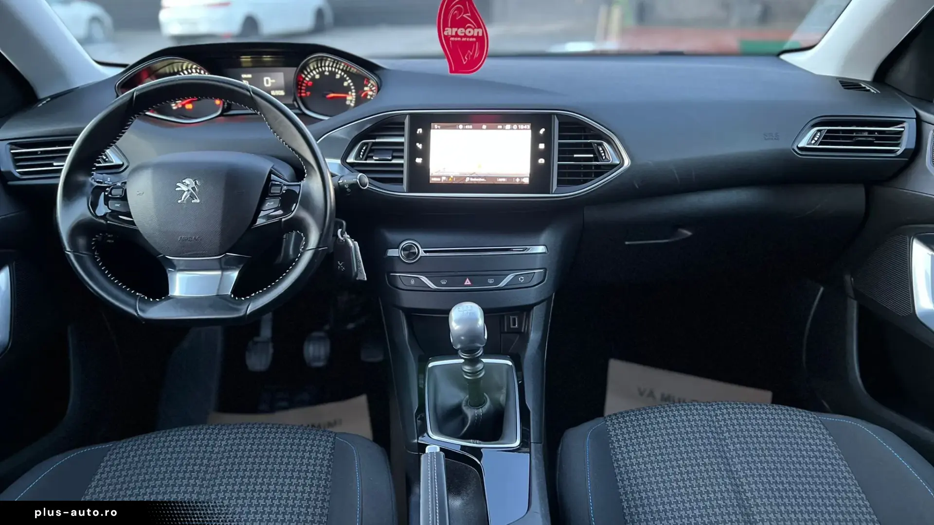 PEUGEOT 3008 BENZINA