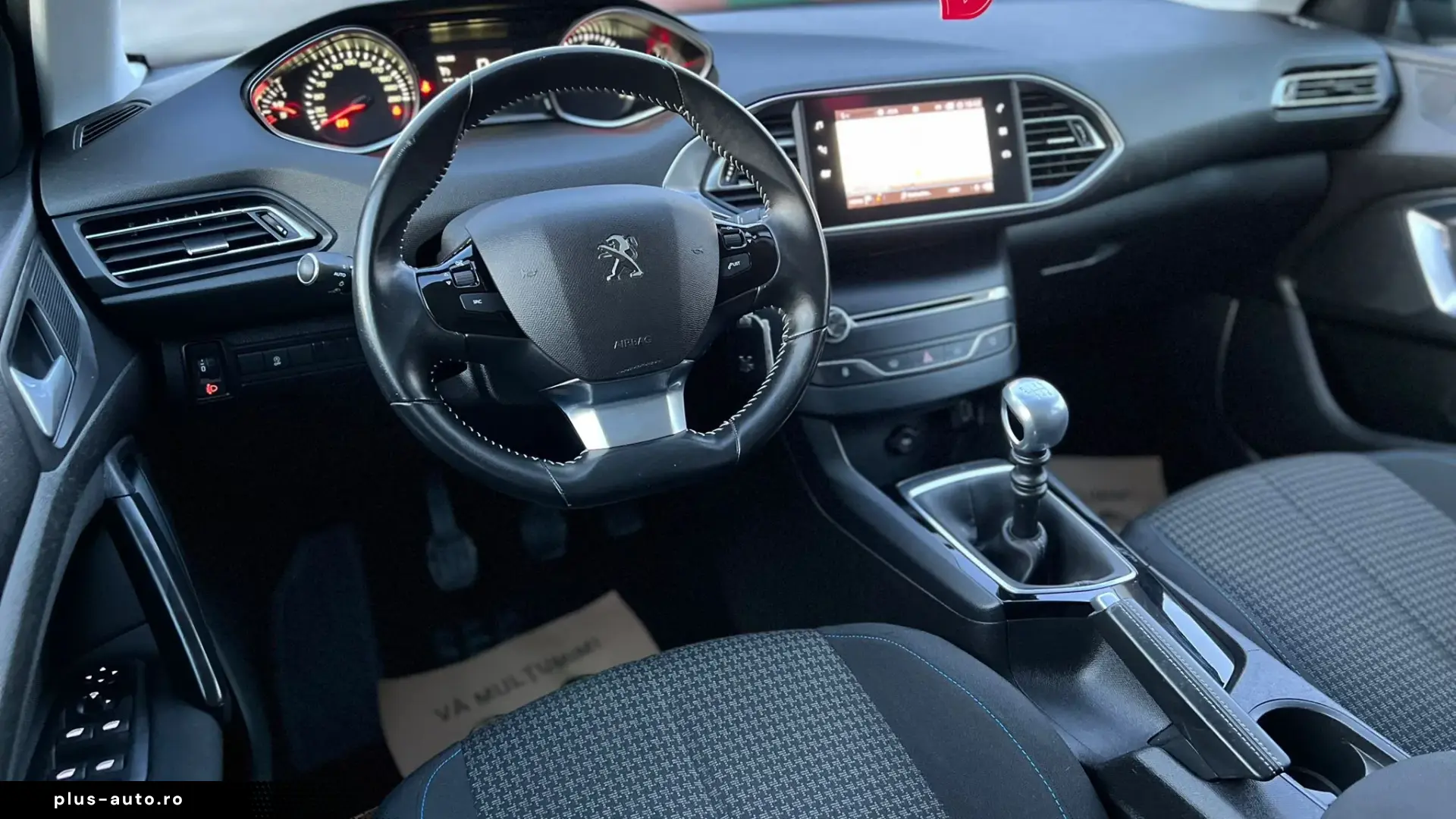 PEUGEOT 3008 BENZINA