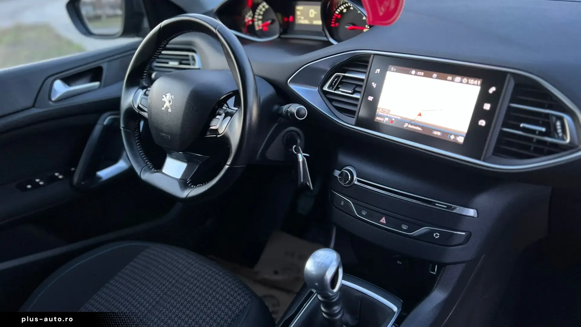 PEUGEOT 3008 BENZINA