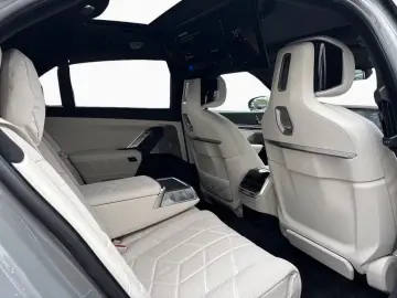 BMW 740 d xDrive M Sport INDIVIDUAL