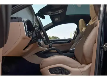 Porsche Cayenne Coupé E-Hybrid Platinum Edition PANO