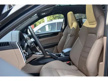 Porsche Cayenne Coupé E-Hybrid Platinum Edition PANO