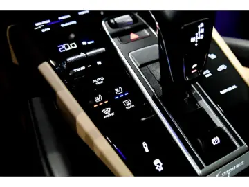Porsche Cayenne Coupé E-Hybrid Platinum Edition PANO