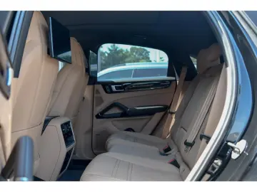 Porsche Cayenne Coupé E-Hybrid Platinum Edition PANO