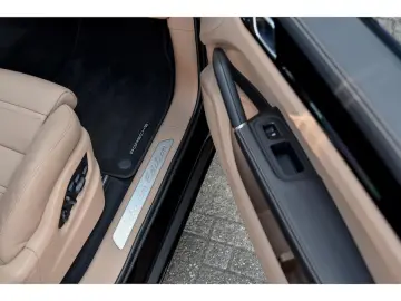 Porsche Cayenne Coupé E-Hybrid Platinum Edition PANO