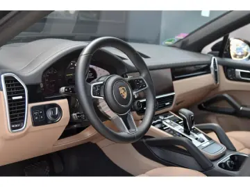Porsche Cayenne Coupé E-Hybrid Platinum Edition PANO
