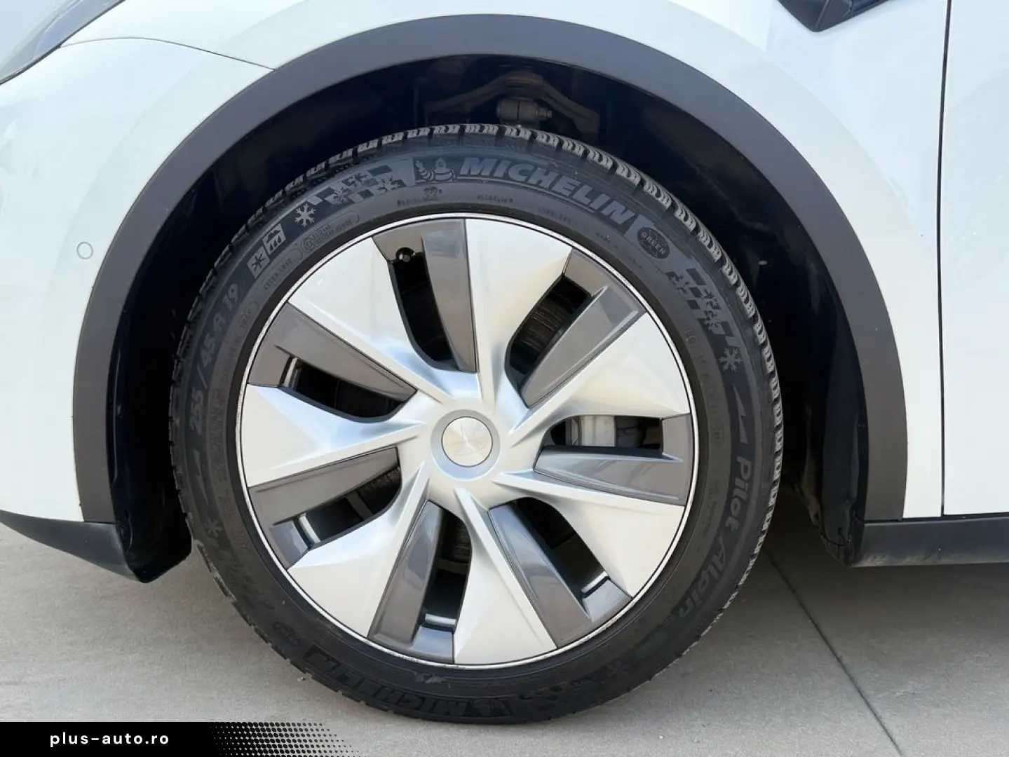 Tesla T-Model-Y