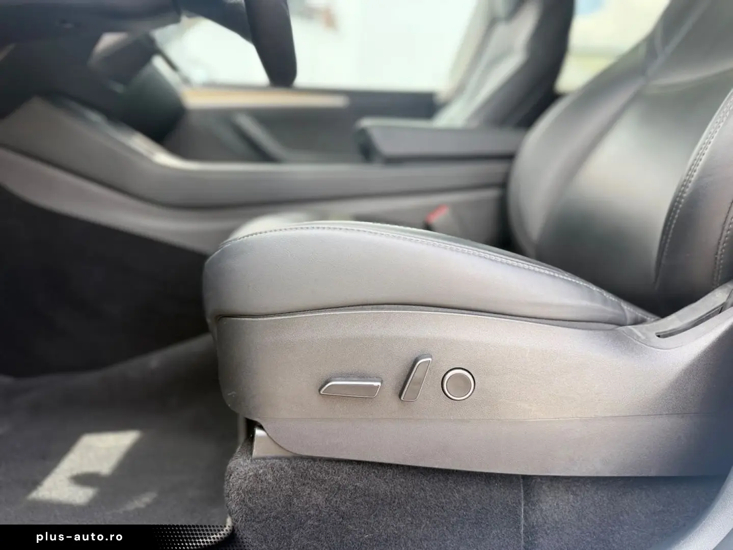 Tesla T-Model-Y