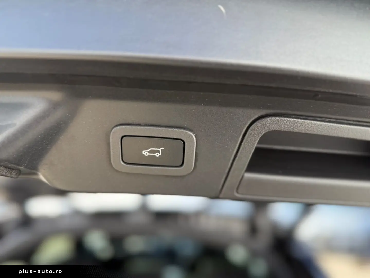 Land-Rover Range-Rover-Velar
