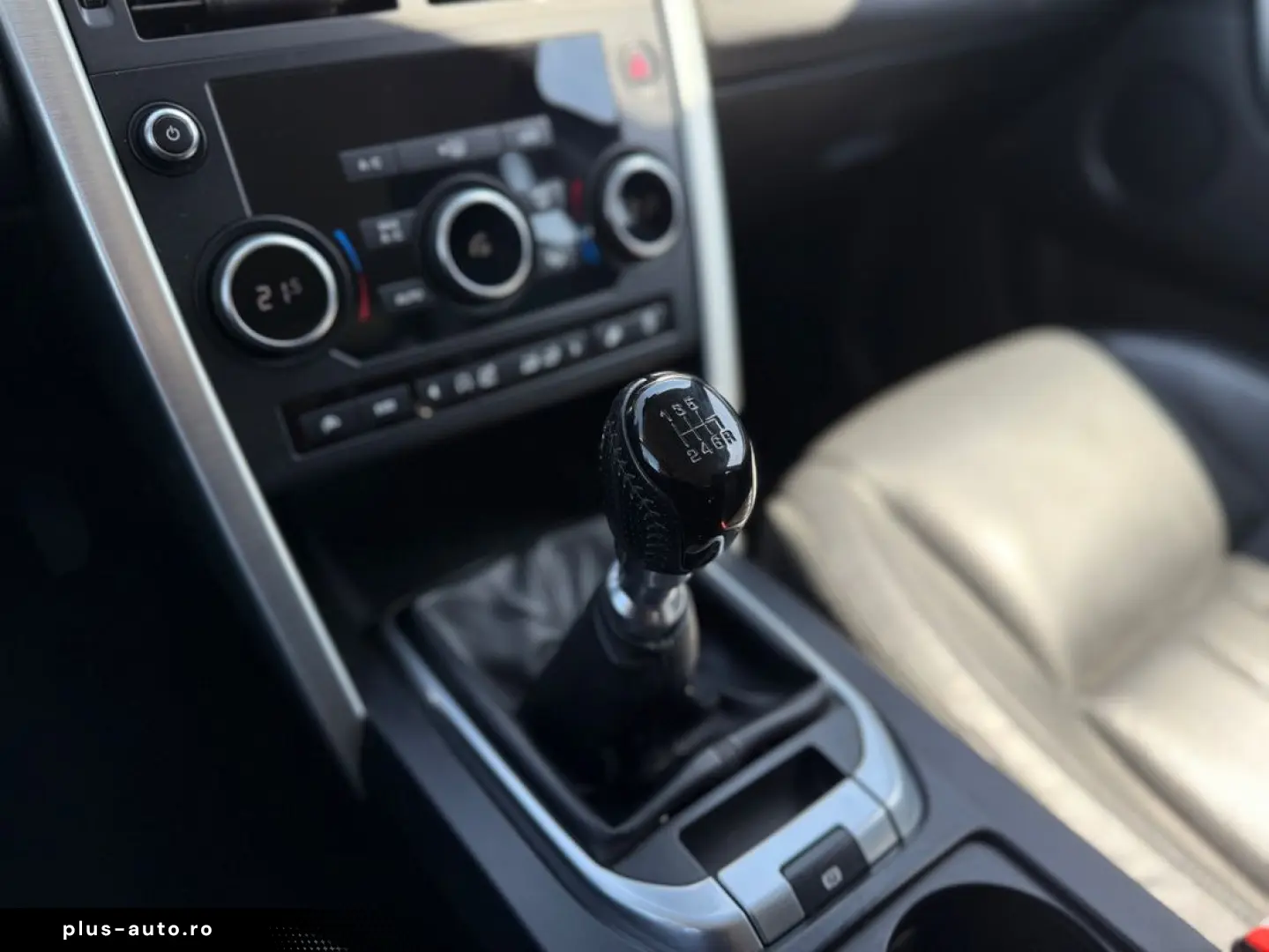 Land-Rover Discovery-Sport