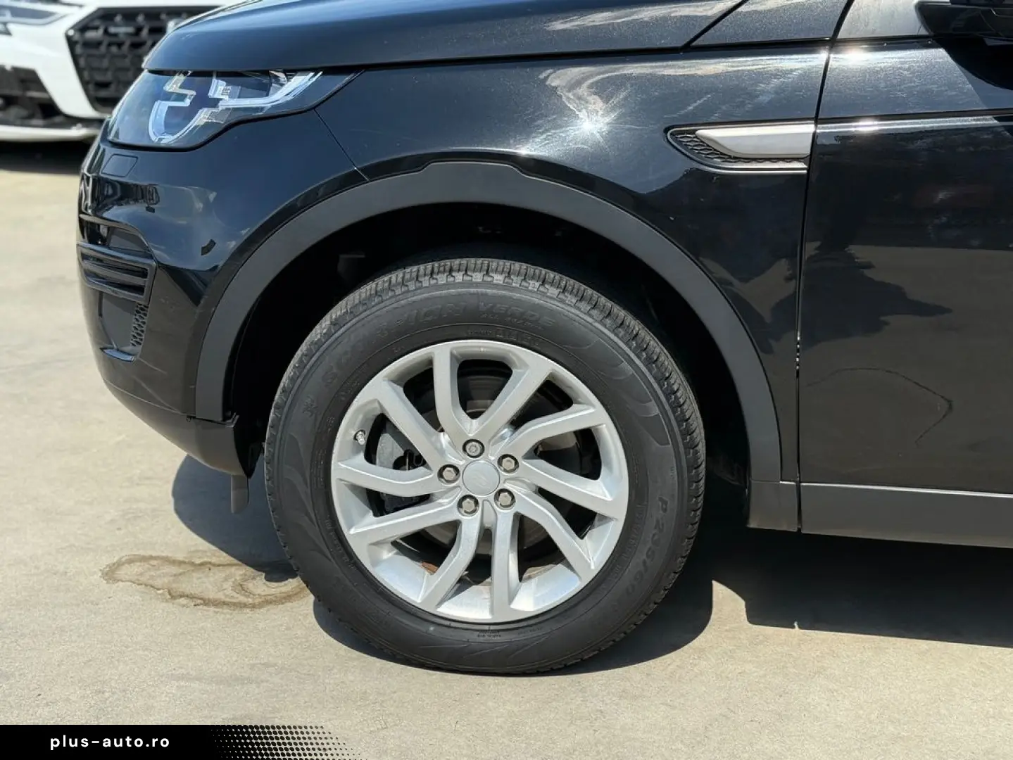 Land-Rover Discovery-Sport