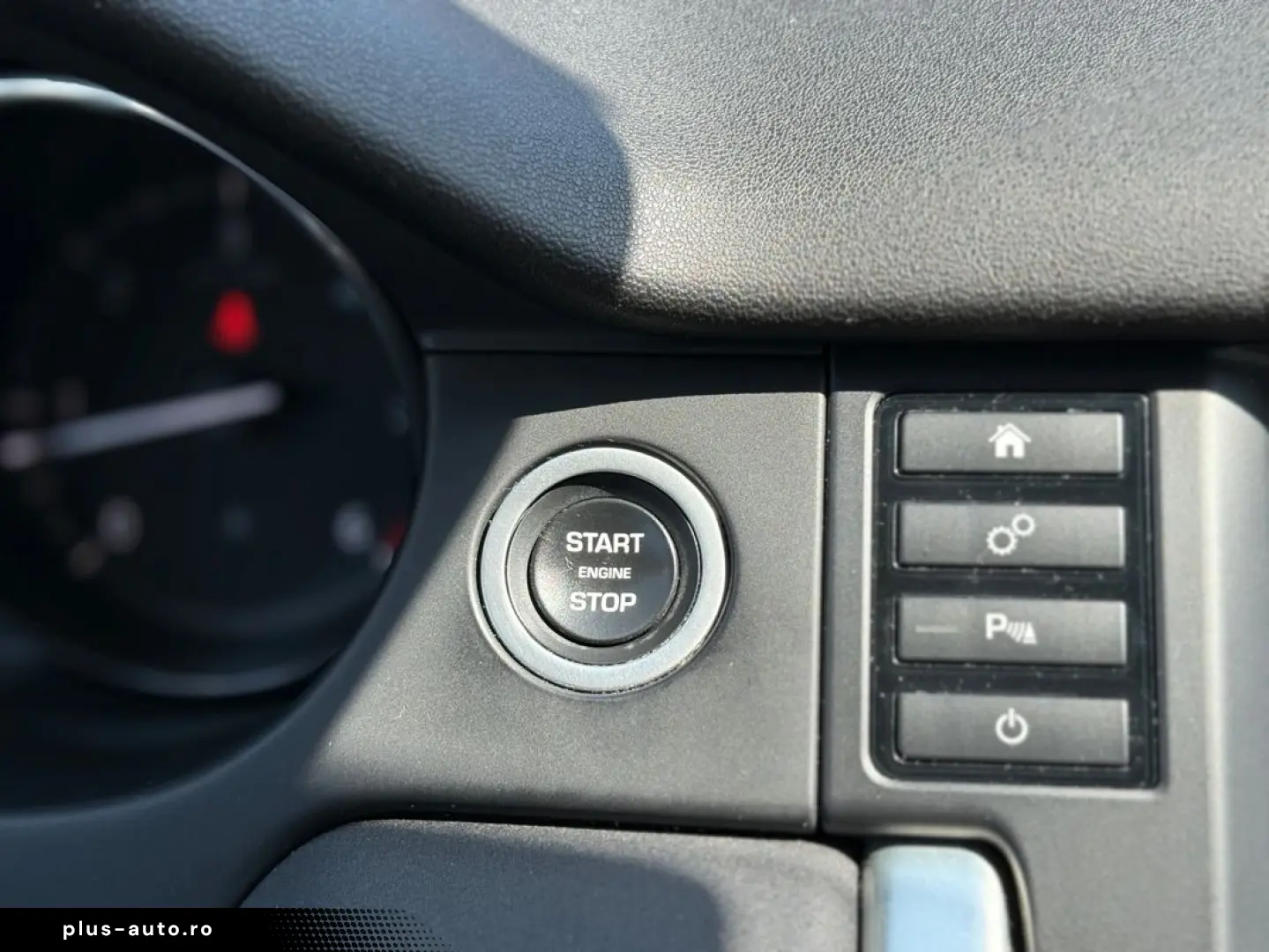 Land-Rover Discovery-Sport