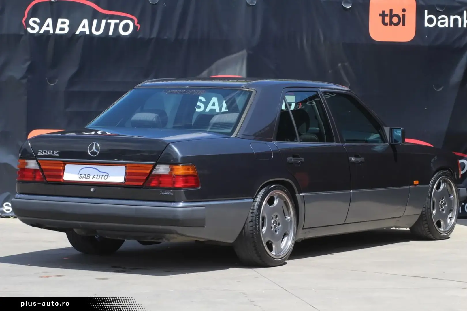 Mercedes-Benz E