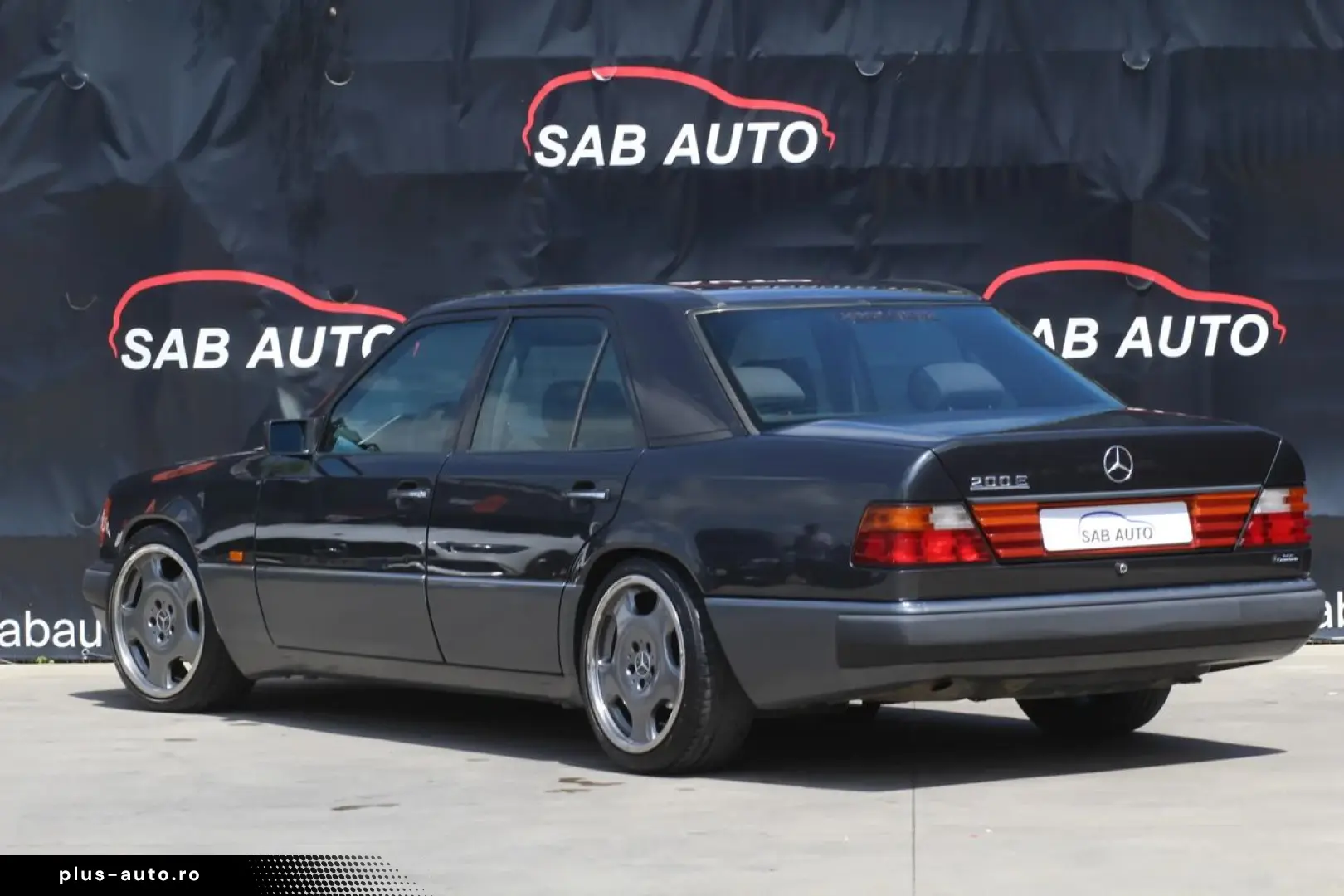 Mercedes-Benz E