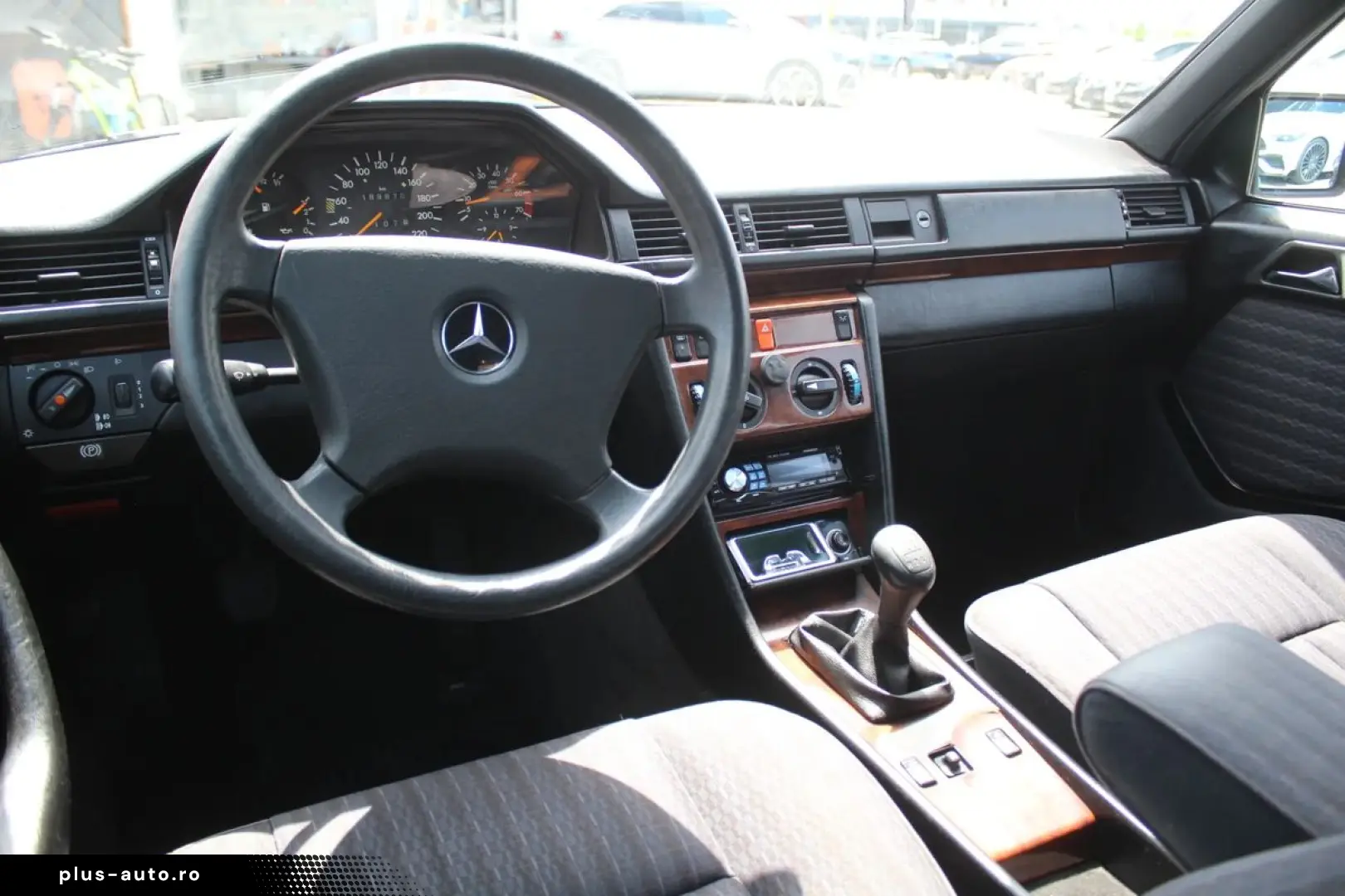 Mercedes-Benz E