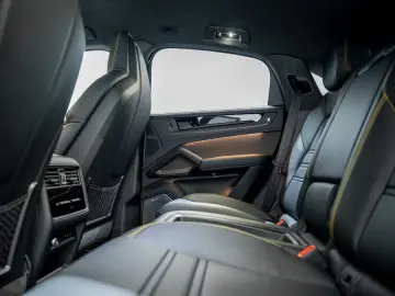 FOARTE RAR - Porsche Cayenne Coupé 4.0 Turbo E-Hybrid GT