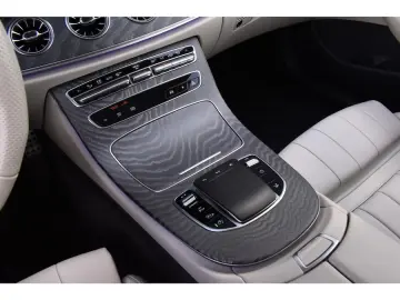 Mercedes-Benz E 200 Coupé AMG Line