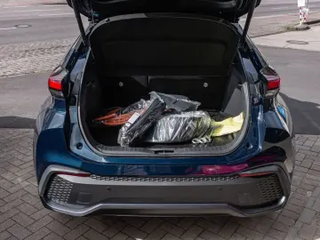 TOYOTA C-HR Teamplayer 2.0 Plug-In Hybrid NAVI ACC LED
