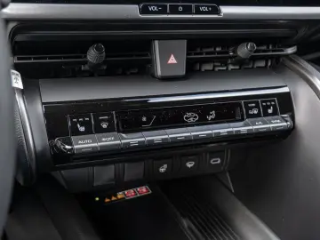TOYOTA C-HR Teamplayer 2.0 Plug-In Hybrid NAVI ACC LED