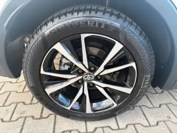 TOYOTA C-HR 2.0 Plug-in Hybrid Teamplayer Navi  Kamera