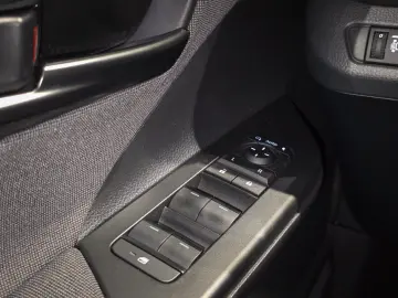 TOYOTA C-HR Plug-In Hybrid FWD Team Deutschland 1 HAND