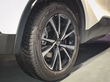TOYOTA C-HR Plug-In Hybrid FWD Team Deutschland 1 HAND