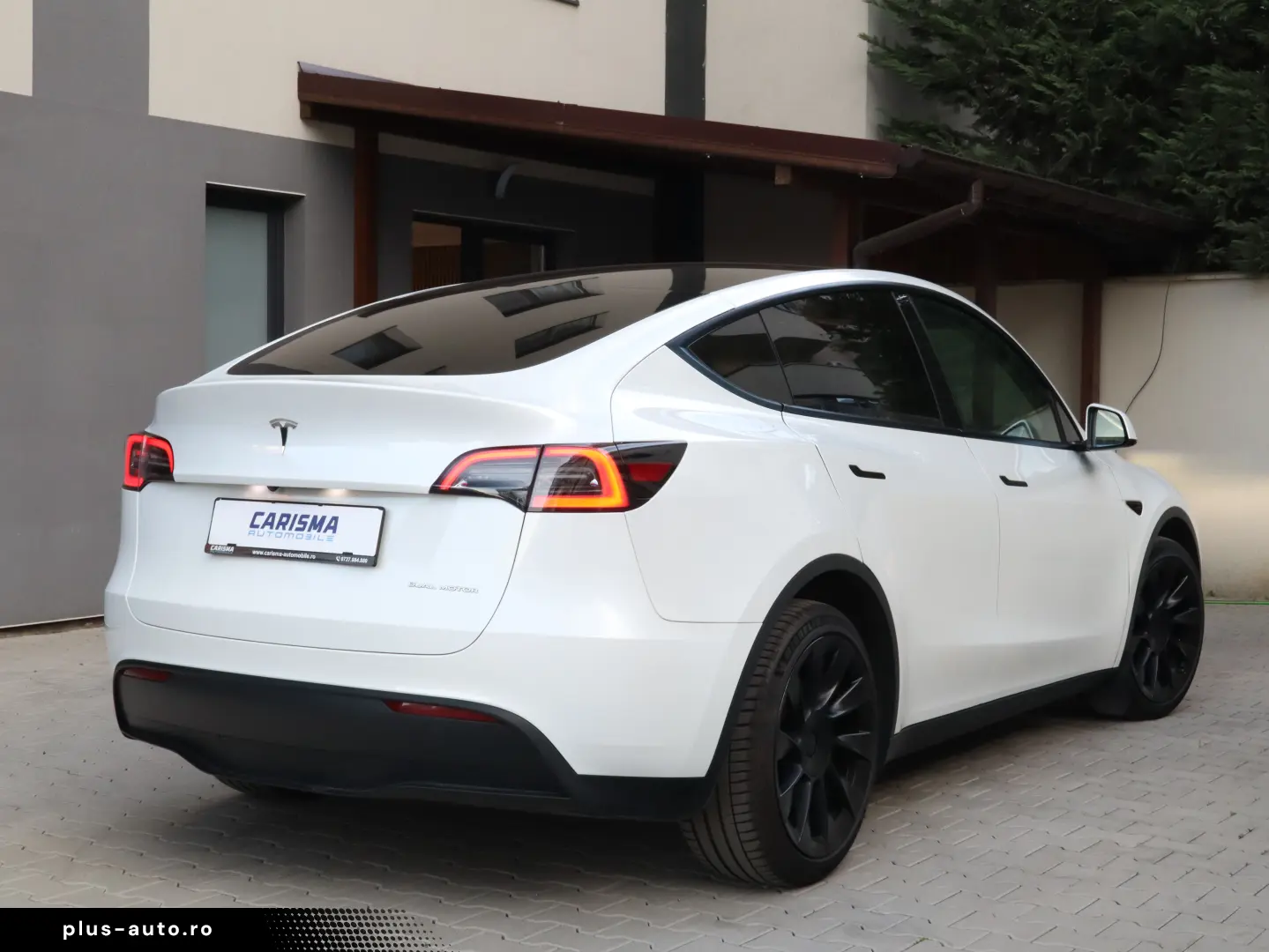 TESLA Model Y 2023 — imagine 22