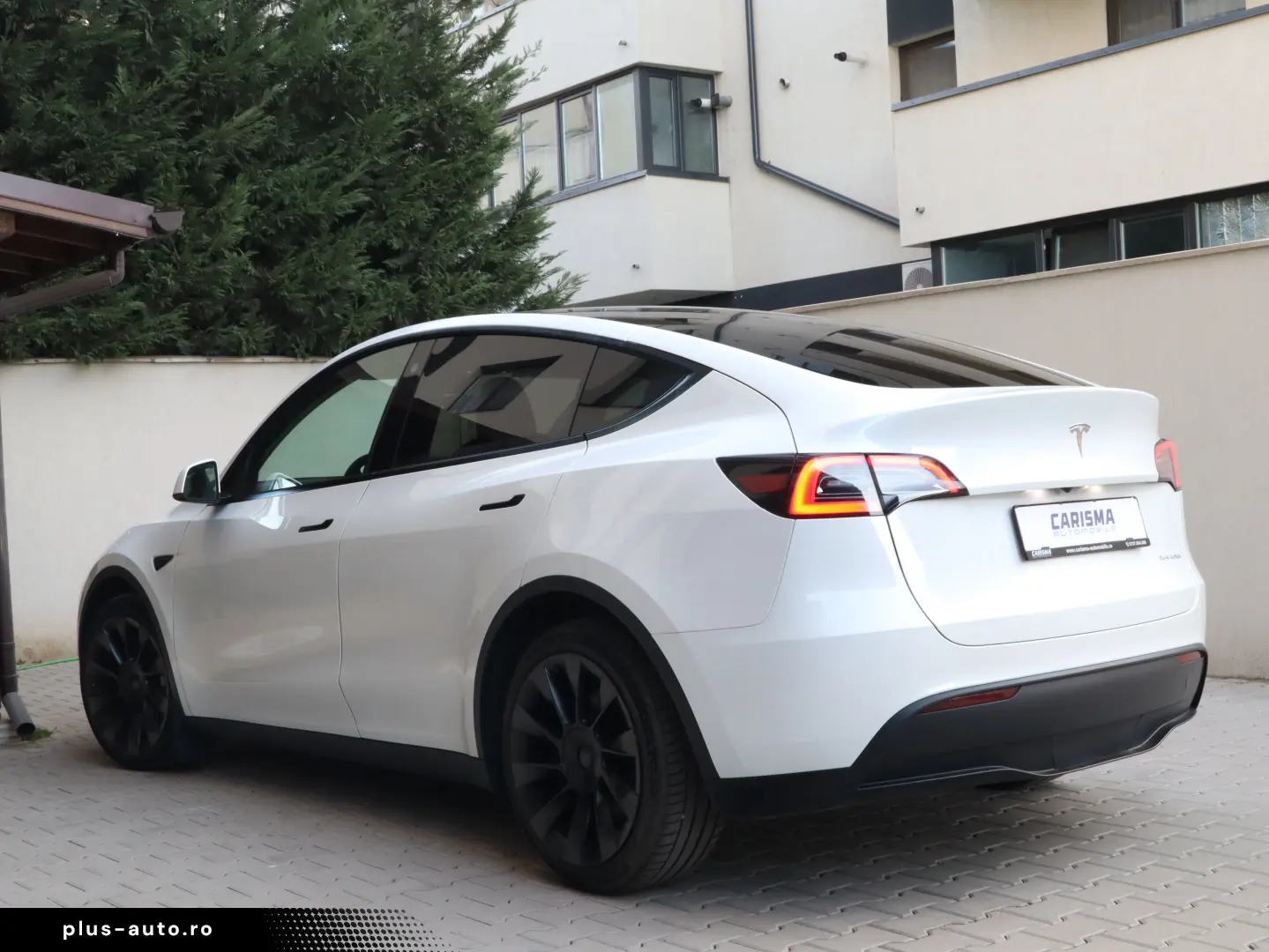TESLA Model Y 2023 — imagine 23