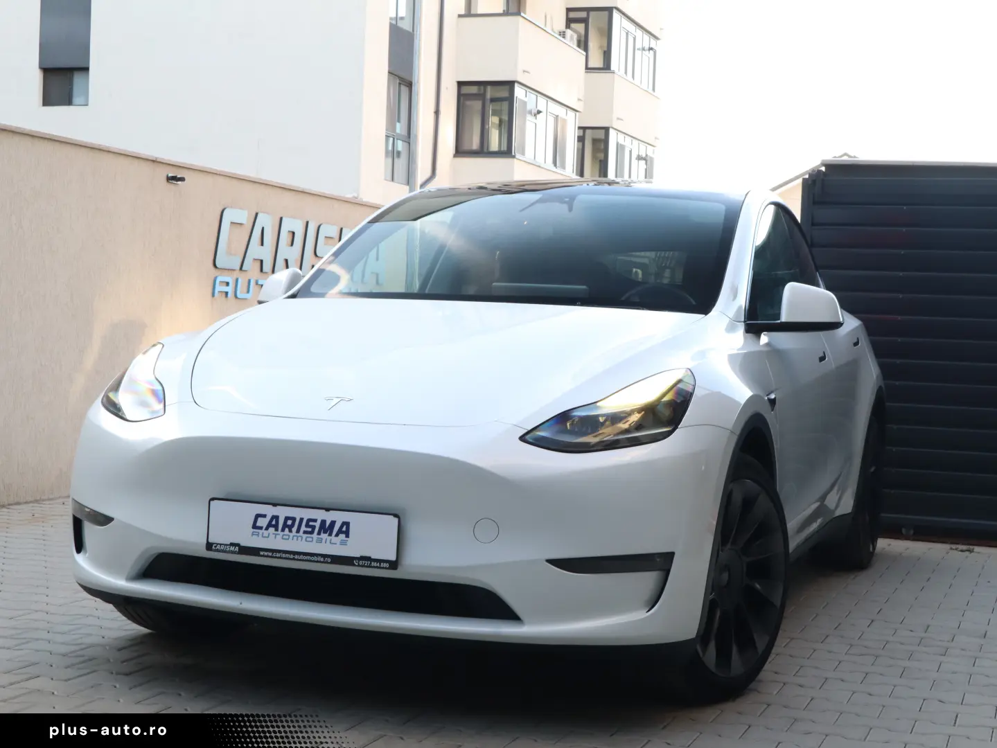 TESLA Model Y 2023 — imagine 24