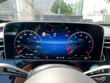Mercedes-Benz E 200 AMG LINE PREMIUM PANO SUPERSCREEN NAPPA