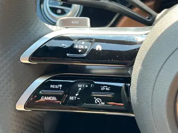 Mercedes-Benz E 200 AMG LINE PREMIUM PANO SUPERSCREEN NAPPA