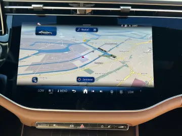 Mercedes-Benz E 200 AMG LINE PREMIUM PANO SUPERSCREEN NAPPA