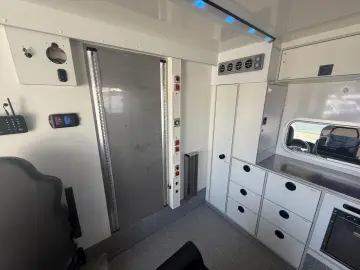 MAN TGE 180 50 180pk Automaat Ambulanta