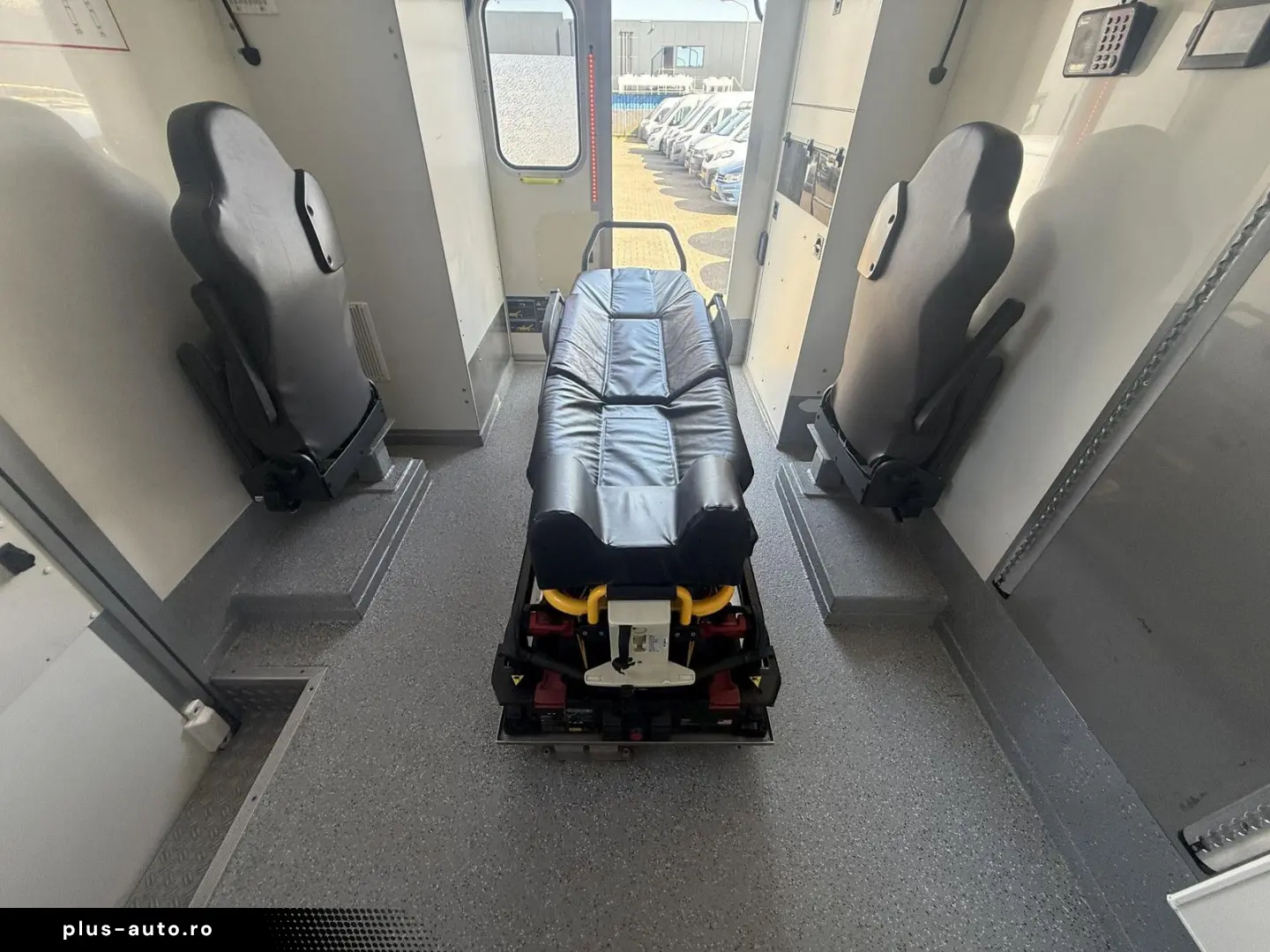 MAN TGE 180 50 180pk Automaat Ambulanta