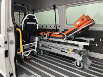 VW Crafter 35 Rollstuhl-Lift  Ambulanta