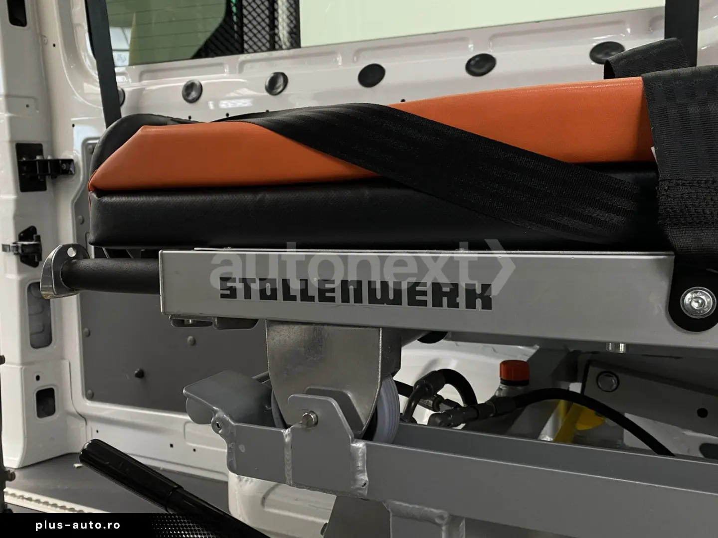 VW Crafter 35 Rollstuhl-Lift  Ambulanta