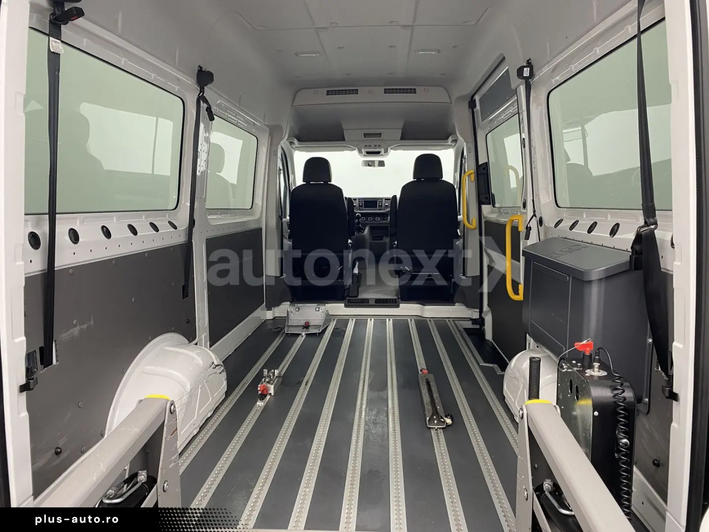 VW Crafter 35 Rollstuhl-Lift  Ambulanta