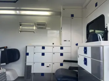 MERCEDES-BENZ 316 Ambulanta