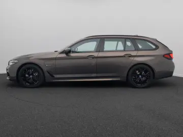 BMW 530e xD M Sport H K DAB HUD Individual 19Zoll