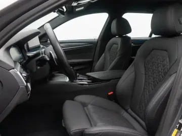 BMW 530e xD M Sport H K DAB HUD Individual 19Zoll