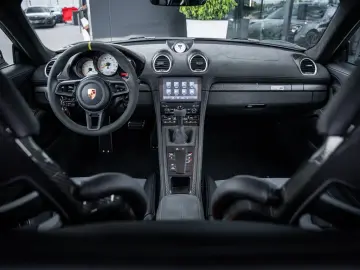 Porsche 718 GT4 RS