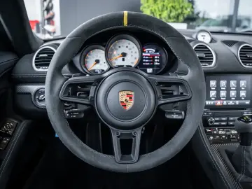 Porsche 718 GT4 RS