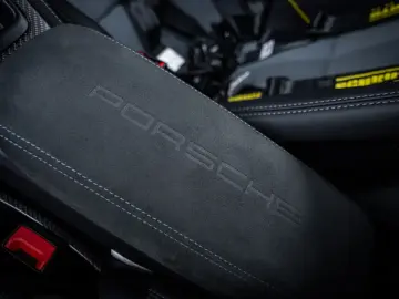 Porsche 718 GT4 RS