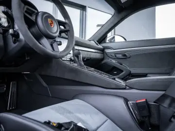 Porsche 718 GT4 RS