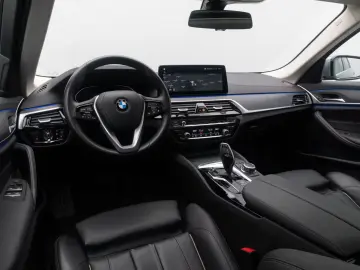BMW 540i xD Luxury Line Panorama Kamera HUD 4xKlima