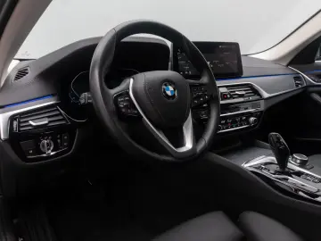 BMW 540i xD Luxury Line Panorama Kamera HUD 4xKlima